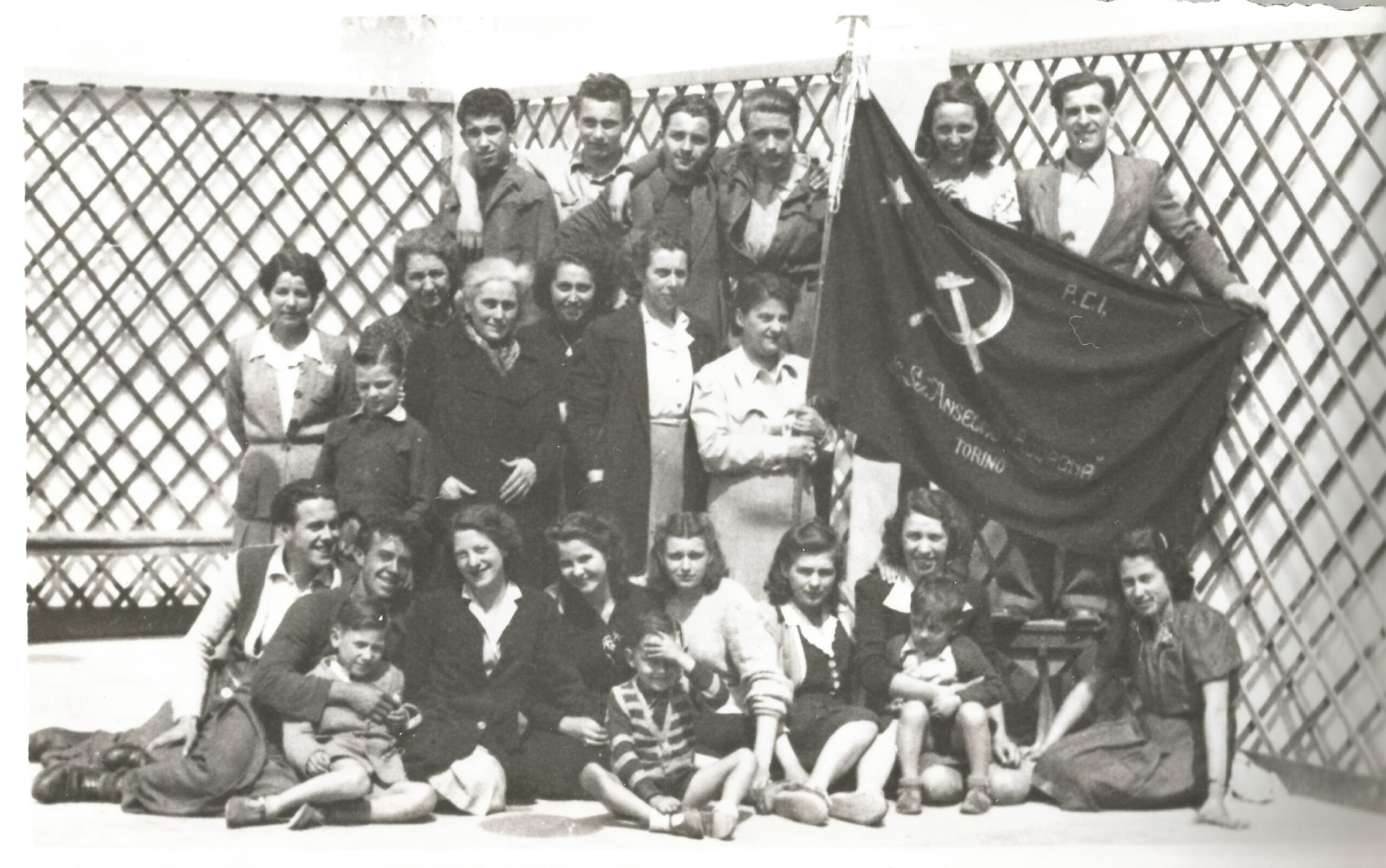 Gruppo della sezione del PCI Anselmo Audagna al Circolo Risorgimetno